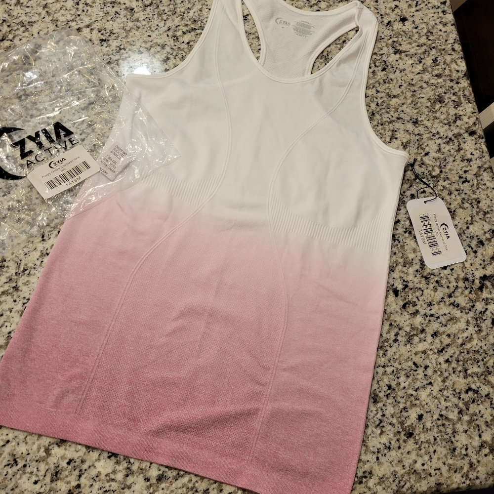 NWT Zyia Poppy Ombre Seamless tank
